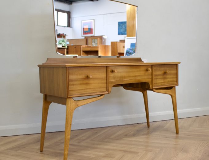 Mid Century Walnut Dressing Table from Alfred Cox #0633 7