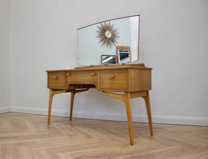 Mid Century Walnut Dressing Table from Alfred Cox #0633 1