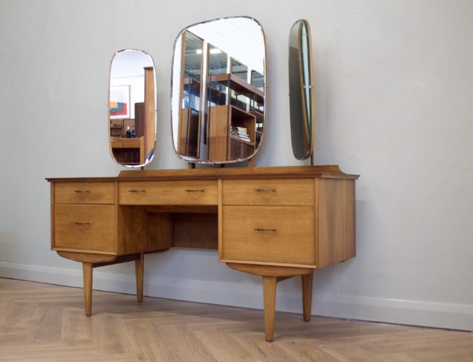 Mid Century Walnut Dressing Table from Alfred Cox #0660 1