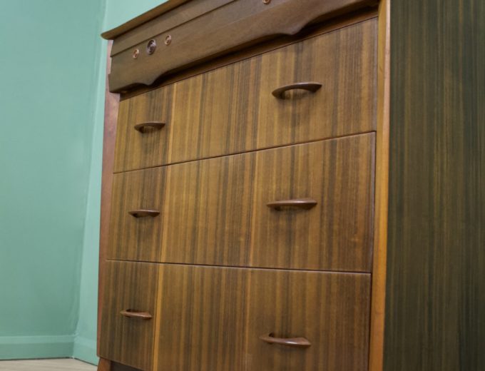Mid Century Walnut Chest of Drawers from Waring and Gillow #1017 2