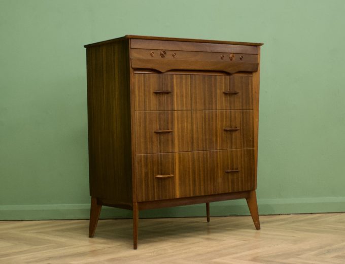 Mid Century Walnut Chest of Drawers from Waring and Gillow #1017 9