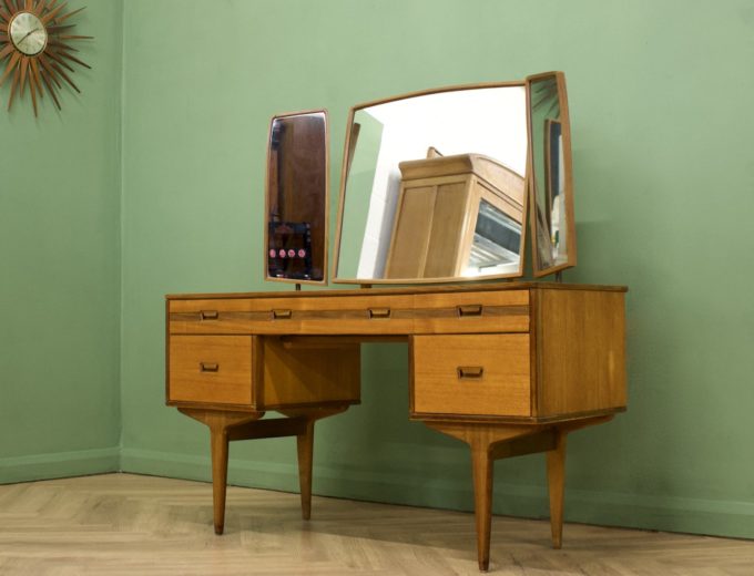 Mid Century Teak Dressing Table from Butilux #1030 1