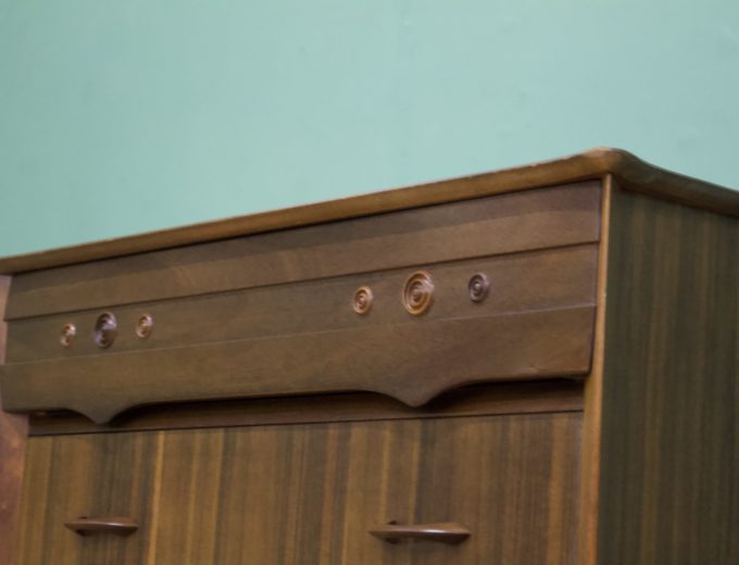 Mid Century Walnut Chest of Drawers from Waring and Gillow #1017 3