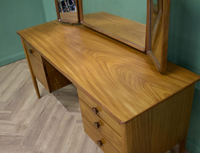 Mid Century Walnut Dressing Table from Butilux #1071 3