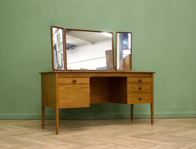 Mid Century Walnut Dressing Table from Butilux #1071 8