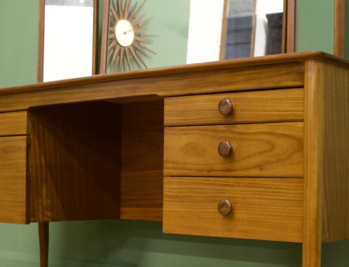 Mid Century Walnut Dressing Table from Butilux #1071 2