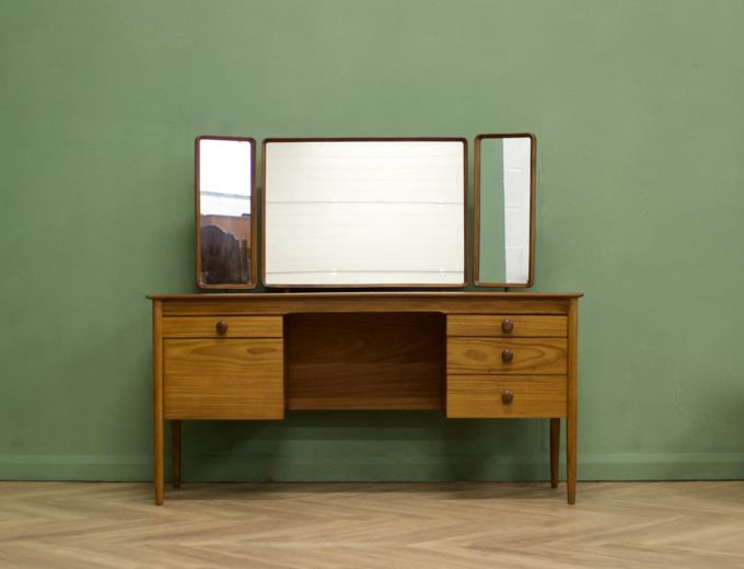 Mid Century Walnut Dressing Table from Butilux #1071 0