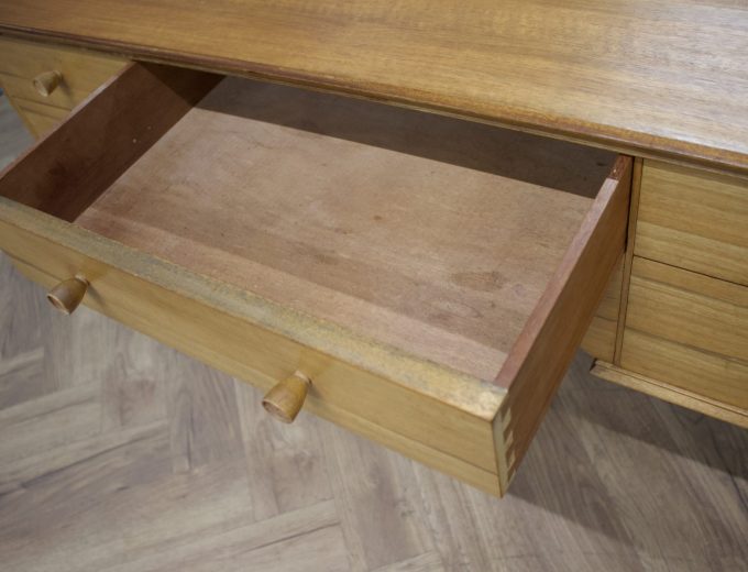 Mid Century Walnut Dressing Table from Alfred Cox, 1950s #1635 1