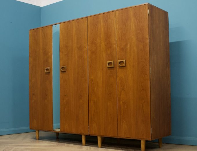 Mid Century Teak Wardrobe from Stonehill, 1960s #1676 1
