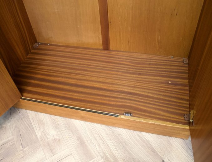 Mid Century Teak Quadrille Triple Door Wardrobe from G Plan, 1960s #1764 5