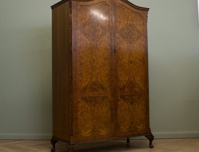 Vintage Queen Anne Style Burr Walnut Wardrobe, 1950s #1811 1
