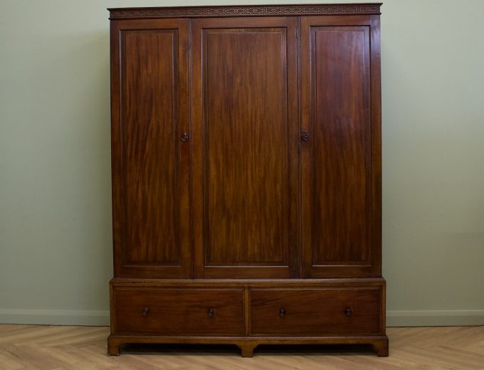 Georgian Revival Mahogany Wardrobe from Maple and Co, 1920s #1808 12