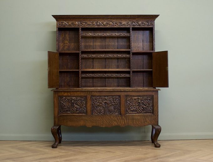 Vintage Oak Jacobean Style Carved Cabinet Dresser, 1980s #1831 3
