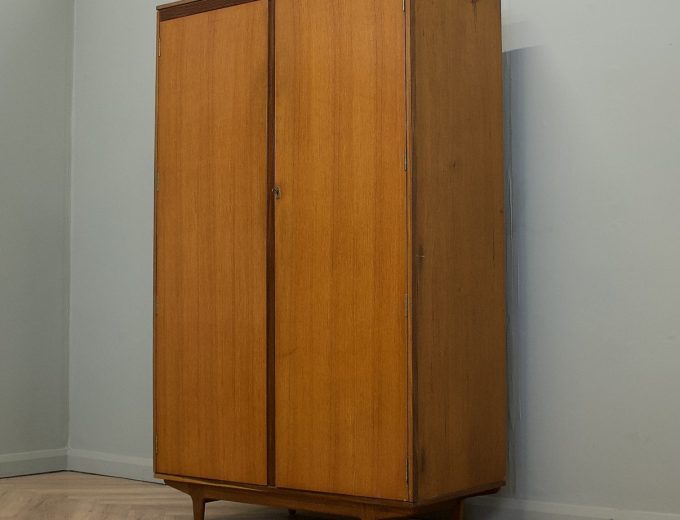 Mid Century Teak Wardrobe from Butilux, 1960s #1837 1