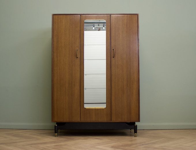 Mid Century Tola Triple Door Wardrobe from G Plan, 1960s #1843 7