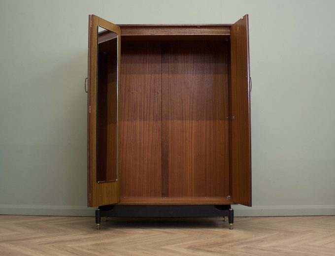 Mid Century Tola Triple Door Wardrobe from G Plan, 1960s #1843 3