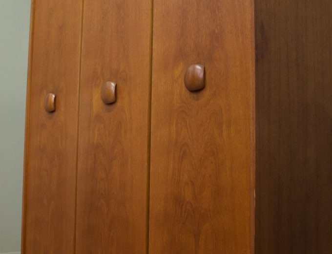 Mid Century Teak Triple Door Wardrobe from Elliots of Newbury, 1960s #1881 6