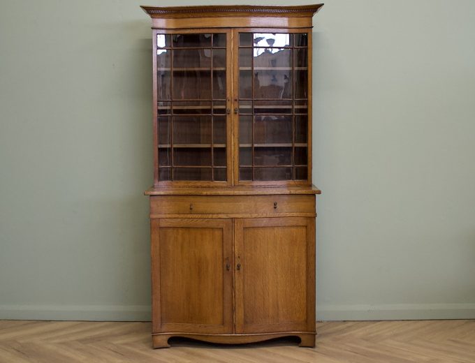 Vintage Georgian Style Oak Glazed Serpentine Bookcase, 1930s #1890 8